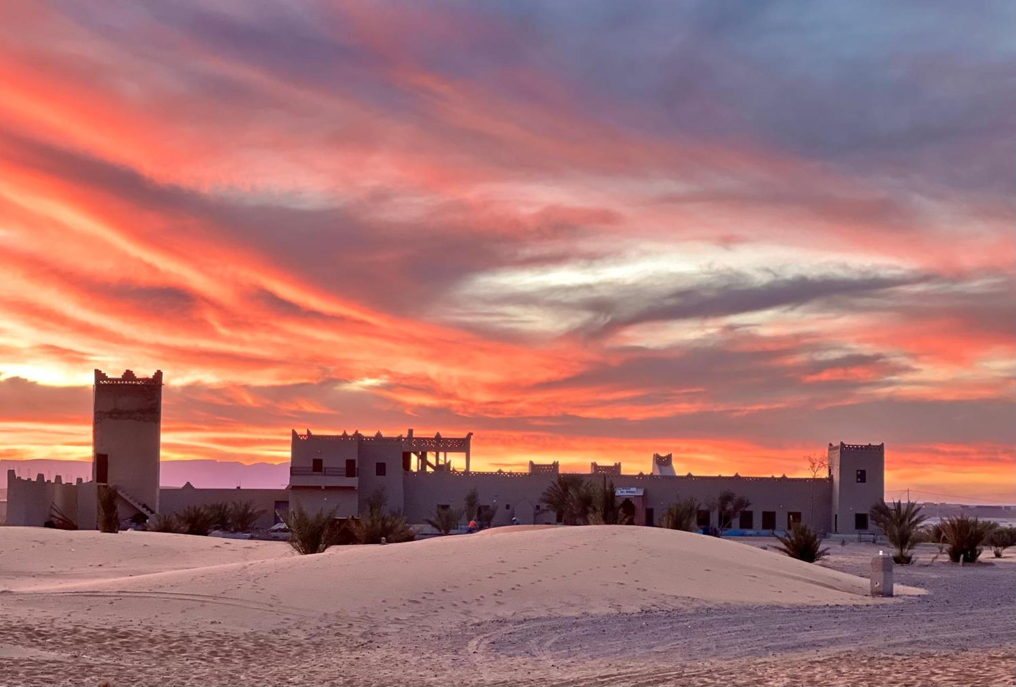 Hotel Camping Les Roses Des Dunes & Piscine Merzouga Luaran gambar
