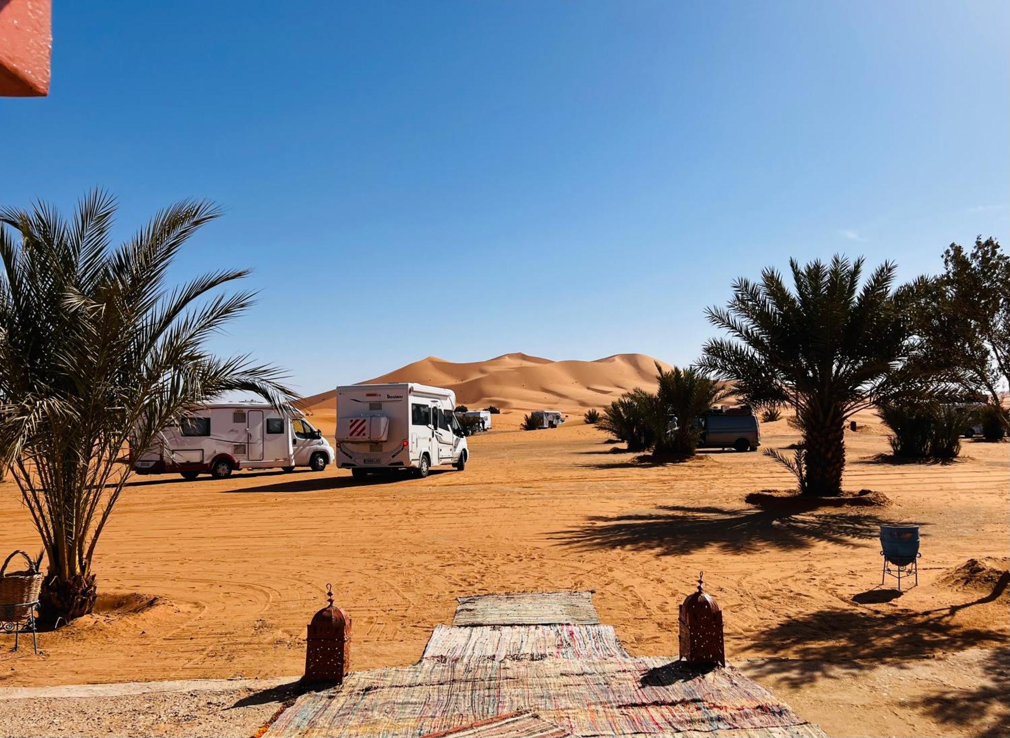 Hotel Camping Les Roses Des Dunes & Piscine Merzouga Luaran gambar