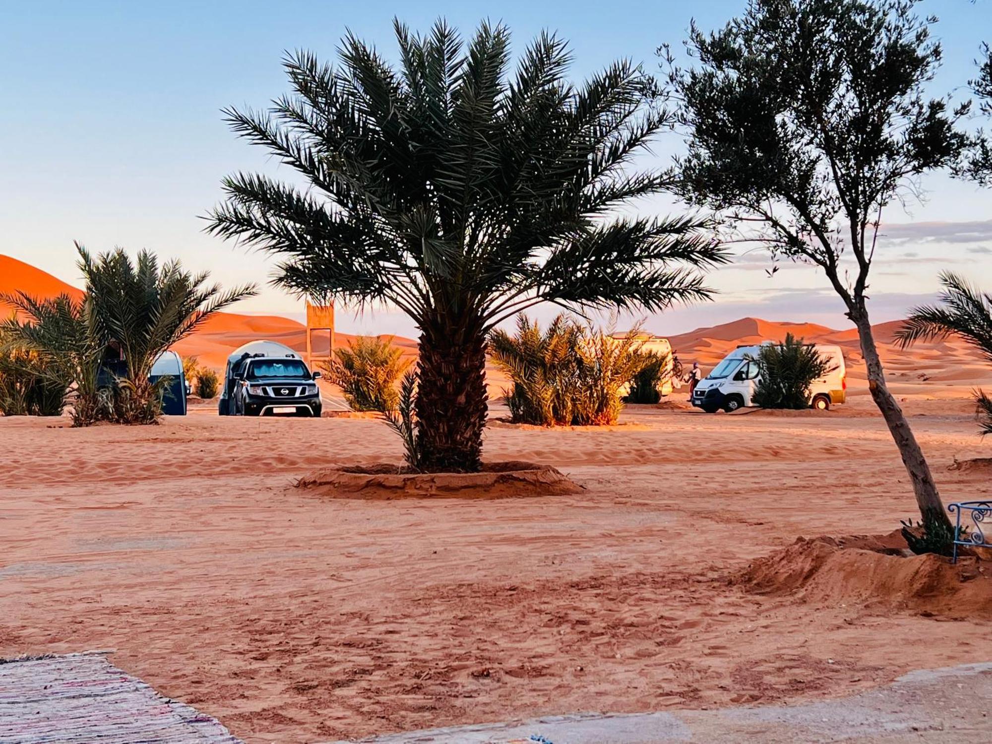 Hotel Camping Les Roses Des Dunes & Piscine Merzouga Luaran gambar