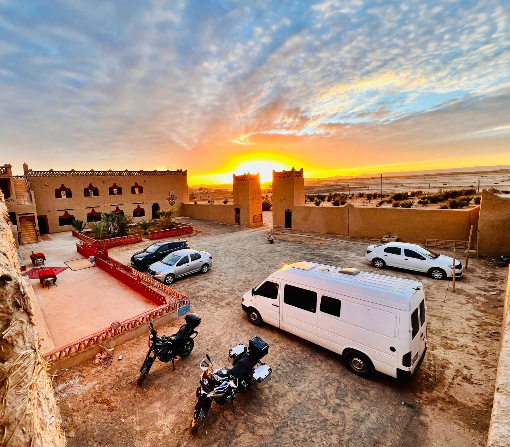 Hotel Camping Les Roses Des Dunes & Piscine Merzouga Luaran gambar