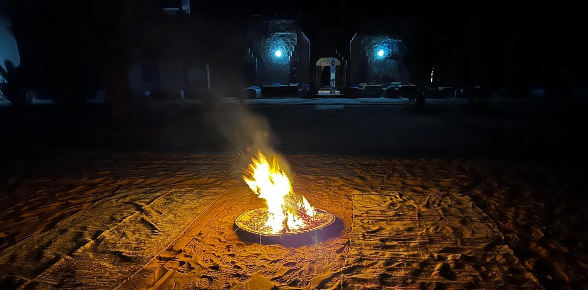 Hotel Camping Les Roses Des Dunes & Piscine Merzouga Luaran gambar