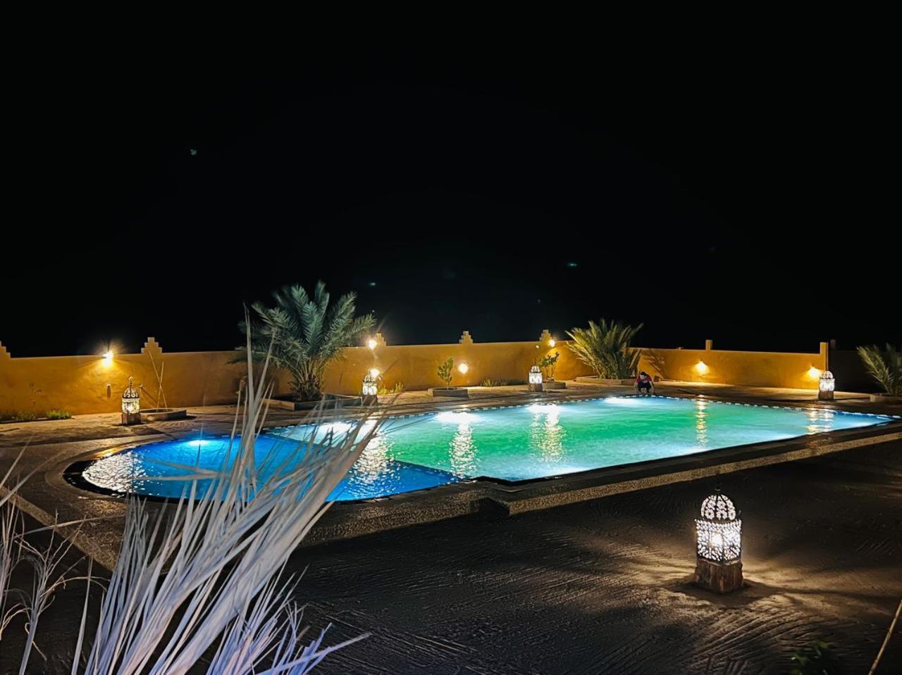 Hotel Camping Les Roses Des Dunes & Piscine Merzouga Luaran gambar